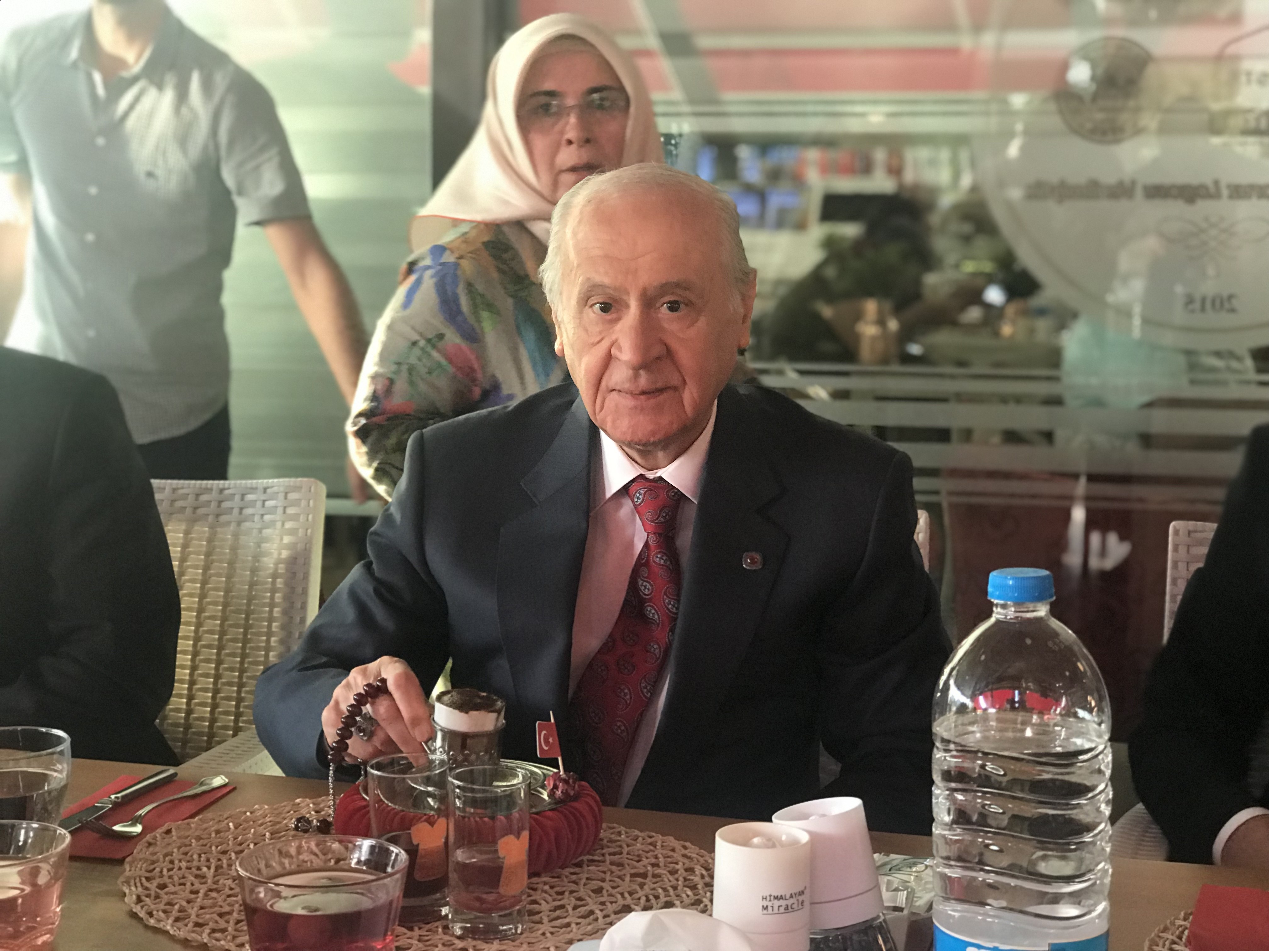 MHP Lideri Bahçeli, 40 yıl hatırlı ’Türk kahvesi’ içti