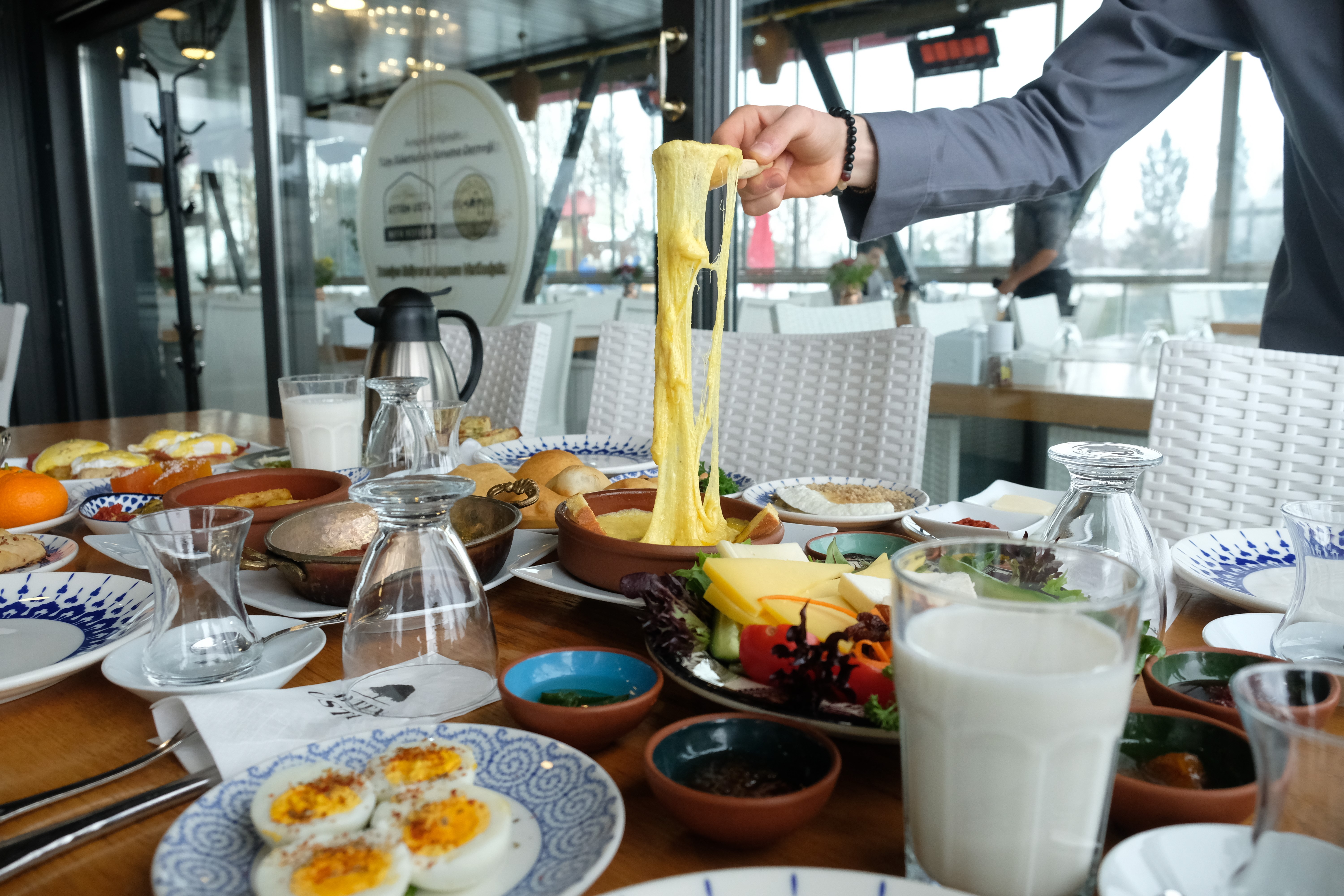 Kahvaltı tartışmasına restoranlar da dahil oldu